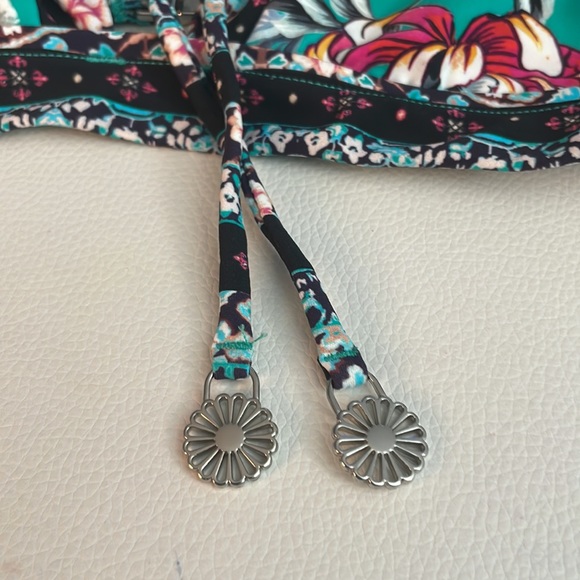 NWT Seafolly water garden bikini top - Picture 5 of 9
